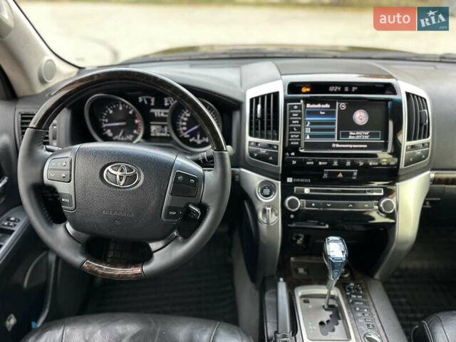 Чорний Тойота Ленд Крузер, об'ємом двигуна 4.5 л та пробігом 261 тис. км за 31500 $, фото 25 на Automoto.ua