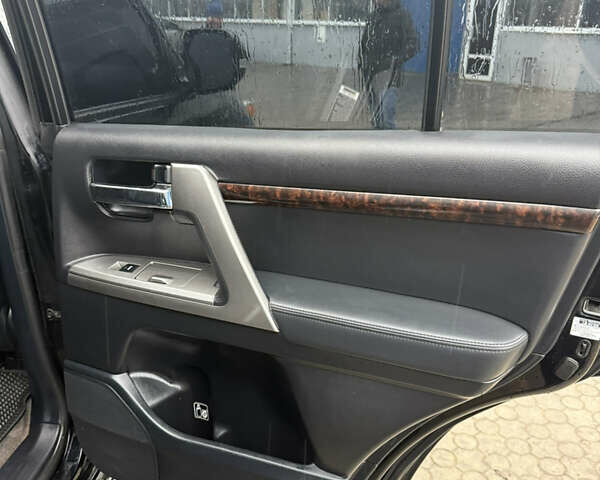 Чорний Тойота Ленд Крузер, об'ємом двигуна 4.46 л та пробігом 149 тис. км за 29500 $, фото 24 на Automoto.ua