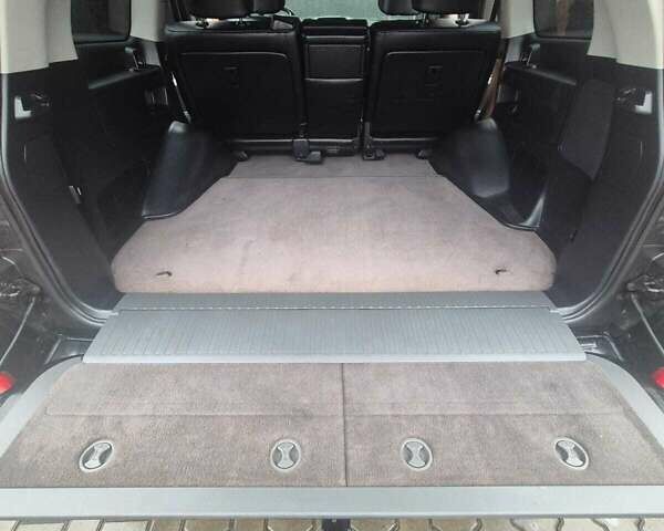 Чорний Тойота Ленд Крузер, об'ємом двигуна 4.46 л та пробігом 300 тис. км за 33000 $, фото 24 на Automoto.ua