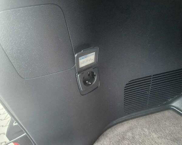 Чорний Тойота Ленд Крузер, об'ємом двигуна 4.46 л та пробігом 300 тис. км за 33000 $, фото 25 на Automoto.ua