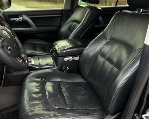 Чорний Тойота Ленд Крузер, об'ємом двигуна 4.5 л та пробігом 261 тис. км за 31500 $, фото 24 на Automoto.ua