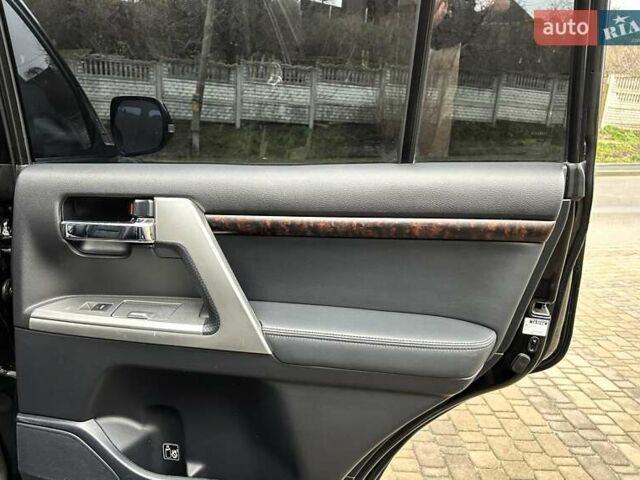 Черный Тойота Ленд Крузер, объемом двигателя 4.46 л и пробегом 149 тыс. км за 34700 $, фото 51 на Automoto.ua