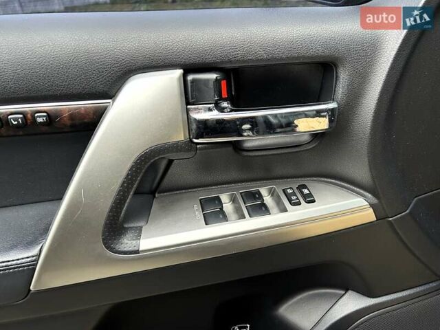 Черный Тойота Ленд Крузер, объемом двигателя 4.46 л и пробегом 149 тыс. км за 34700 $, фото 47 на Automoto.ua