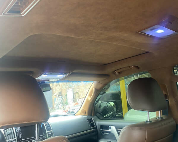 Черный Тойота Ленд Крузер, объемом двигателя 4.5 л и пробегом 200 тыс. км за 27000 $, фото 6 на Automoto.ua