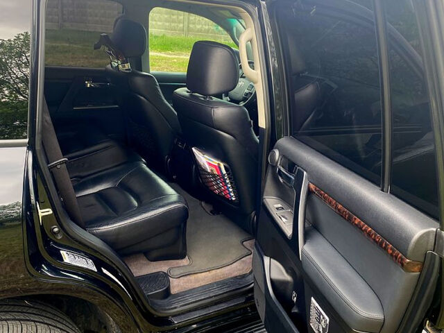 Черный Тойота Ленд Крузер, объемом двигателя 4.5 л и пробегом 201 тыс. км за 36000 $, фото 8 на Automoto.ua