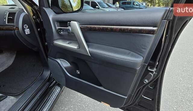 Чорний Тойота Ленд Крузер, об'ємом двигуна 4.61 л та пробігом 305 тис. км за 29000 $, фото 21 на Automoto.ua
