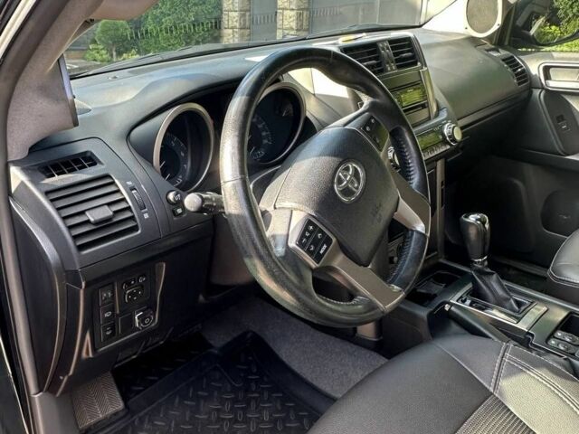 Черный Тойота Ленд Крузер, объемом двигателя 4 л и пробегом 180 тыс. км за 25500 $, фото 4 на Automoto.ua