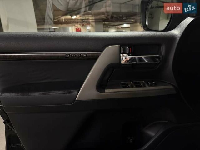 Чорний Тойота Ленд Крузер, об'ємом двигуна 4.5 л та пробігом 267 тис. км за 34900 $, фото 16 на Automoto.ua