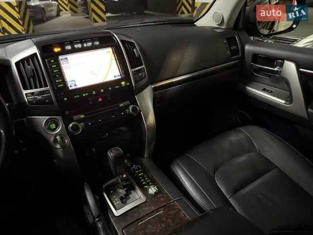 Чорний Тойота Ленд Крузер, об'ємом двигуна 4.5 л та пробігом 267 тис. км за 34900 $, фото 26 на Automoto.ua