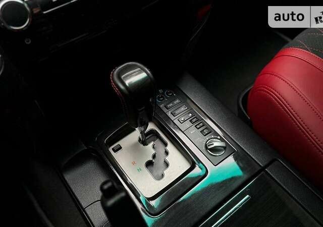 Черный Тойота Ленд Крузер, объемом двигателя 4.46 л и пробегом 268 тыс. км за 33900 $, фото 17 на Automoto.ua