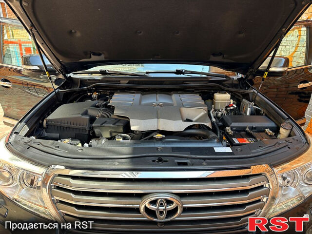 Черный Тойота Ленд Крузер, объемом двигателя 4.6 л и пробегом 310 тыс. км за 29999 $, фото 13 на Automoto.ua