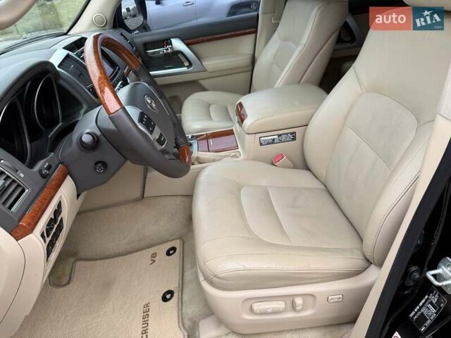 Черный Тойота Ленд Крузер, объемом двигателя 4.46 л и пробегом 300 тыс. км за 26300 $, фото 34 на Automoto.ua