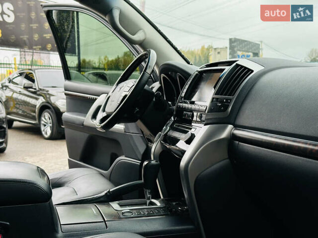 Черный Тойота Ленд Крузер, объемом двигателя 4.61 л и пробегом 197 тыс. км за 34500 $, фото 25 на Automoto.ua