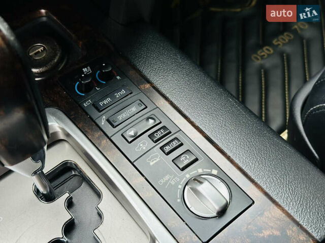 Черный Тойота Ленд Крузер, объемом двигателя 4.61 л и пробегом 197 тыс. км за 34500 $, фото 33 на Automoto.ua