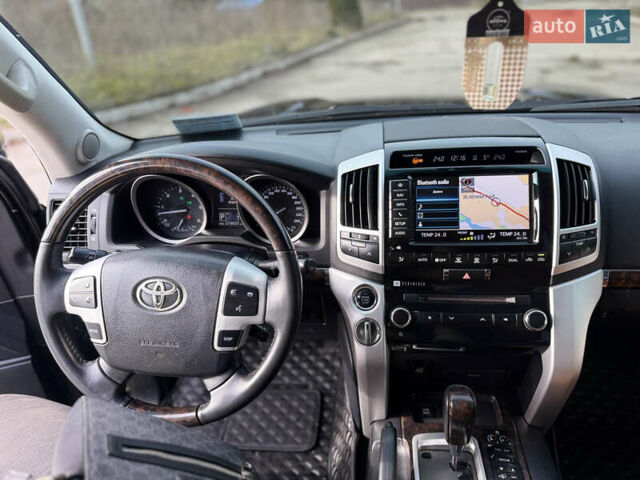 Черный Тойота Ленд Крузер, объемом двигателя 0 л и пробегом 219 тыс. км за 29600 $, фото 73 на Automoto.ua