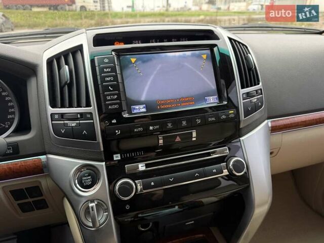 Черный Тойота Ленд Крузер, объемом двигателя 4.46 л и пробегом 300 тыс. км за 26300 $, фото 27 на Automoto.ua