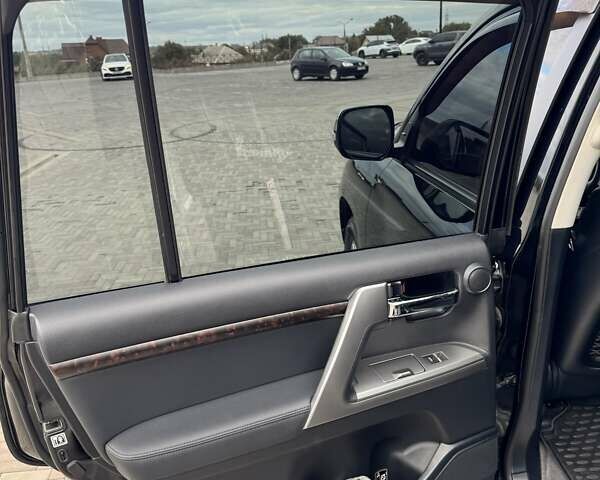 Черный Тойота Ленд Крузер, объемом двигателя 4.5 л и пробегом 130 тыс. км за 50000 $, фото 14 на Automoto.ua