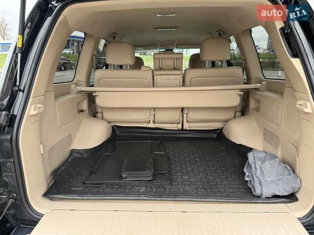 Черный Тойота Ленд Крузер, объемом двигателя 4.46 л и пробегом 300 тыс. км за 26300 $, фото 46 на Automoto.ua