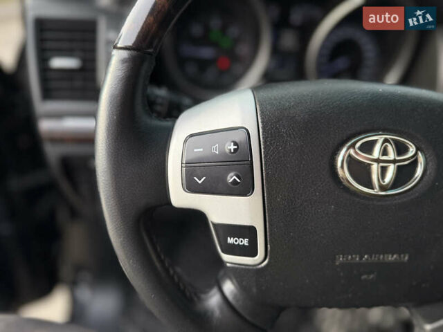 Черный Тойота Ленд Крузер, объемом двигателя 0 л и пробегом 219 тыс. км за 29600 $, фото 55 на Automoto.ua