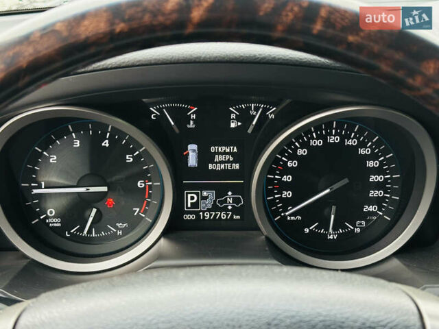 Черный Тойота Ленд Крузер, объемом двигателя 4.61 л и пробегом 197 тыс. км за 34500 $, фото 29 на Automoto.ua