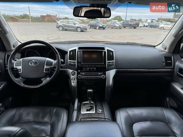 Черный Тойота Ленд Крузер, объемом двигателя 4.5 л и пробегом 130 тыс. км за 50000 $, фото 19 на Automoto.ua