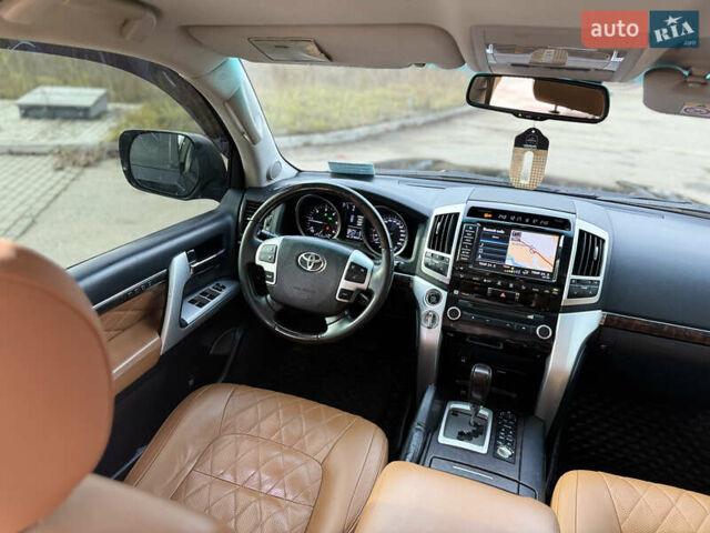 Черный Тойота Ленд Крузер, объемом двигателя 0 л и пробегом 219 тыс. км за 29600 $, фото 77 на Automoto.ua