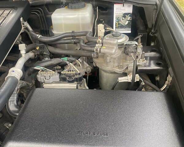 Черный Тойота Ленд Крузер, объемом двигателя 4.46 л и пробегом 285 тыс. км за 38000 $, фото 13 на Automoto.ua