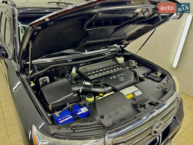 Черный Тойота Ленд Крузер, объемом двигателя 4.5 л и пробегом 318 тыс. км за 28990 $, фото 27 на Automoto.ua