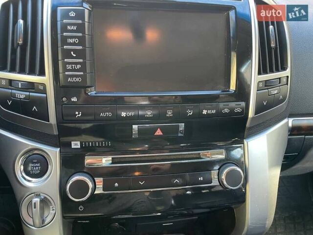 Черный Тойота Ленд Крузер, объемом двигателя 4.46 л и пробегом 129 тыс. км за 41000 $, фото 24 на Automoto.ua