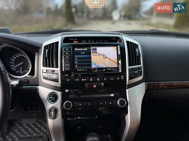 Черный Тойота Ленд Крузер, объемом двигателя 0 л и пробегом 219 тыс. км за 29600 $, фото 58 на Automoto.ua