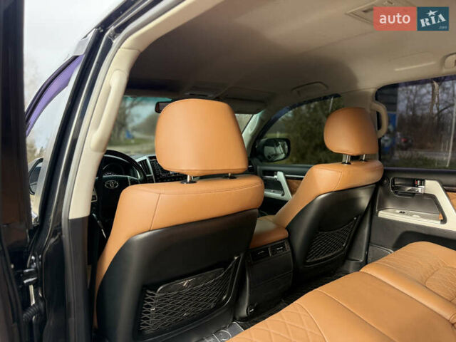 Черный Тойота Ленд Крузер, объемом двигателя 0 л и пробегом 219 тыс. км за 29600 $, фото 38 на Automoto.ua