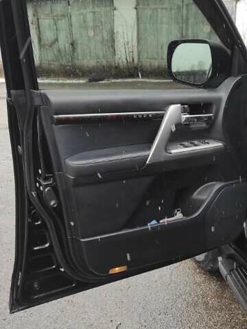 Черный Тойота Ленд Крузер, объемом двигателя 4.5 л и пробегом 212 тыс. км за 42000 $, фото 17 на Automoto.ua