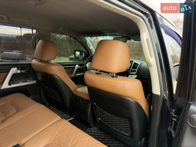 Черный Тойота Ленд Крузер, объемом двигателя 0 л и пробегом 219 тыс. км за 29600 $, фото 25 на Automoto.ua