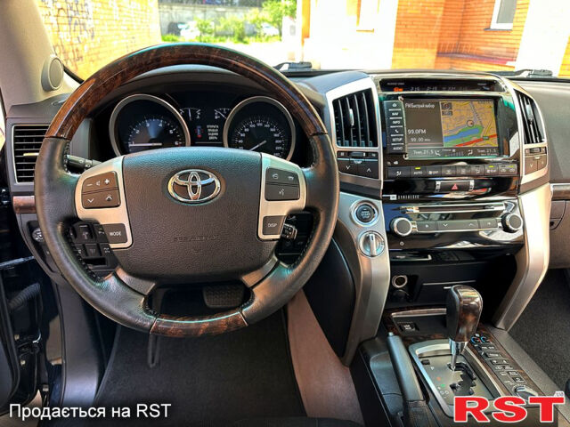 Черный Тойота Ленд Крузер, объемом двигателя 4.6 л и пробегом 310 тыс. км за 29999 $, фото 11 на Automoto.ua