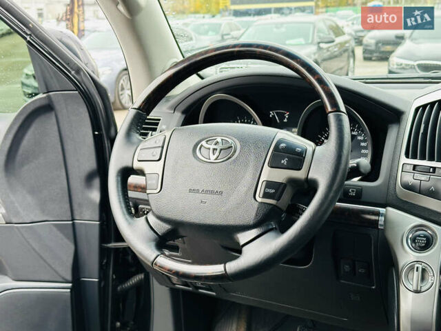 Черный Тойота Ленд Крузер, объемом двигателя 4.61 л и пробегом 197 тыс. км за 34500 $, фото 22 на Automoto.ua