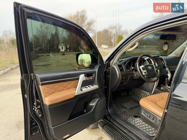 Черный Тойота Ленд Крузер, объемом двигателя 0 л и пробегом 219 тыс. км за 29600 $, фото 40 на Automoto.ua