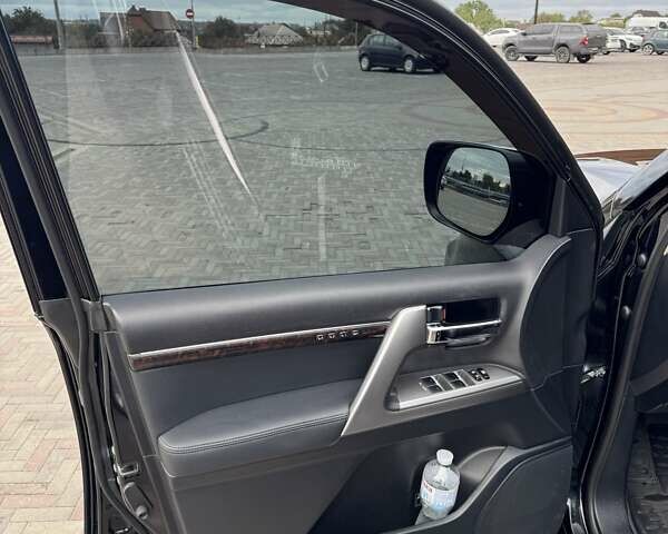 Черный Тойота Ленд Крузер, объемом двигателя 4.5 л и пробегом 130 тыс. км за 50000 $, фото 16 на Automoto.ua