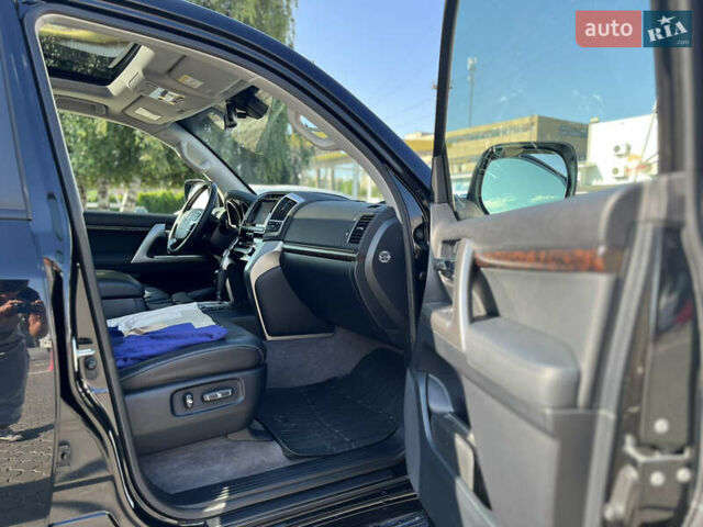 Черный Тойота Ленд Крузер, объемом двигателя 4.5 л и пробегом 60 тыс. км за 44000 $, фото 13 на Automoto.ua