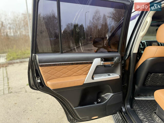 Черный Тойота Ленд Крузер, объемом двигателя 0 л и пробегом 219 тыс. км за 29600 $, фото 33 на Automoto.ua