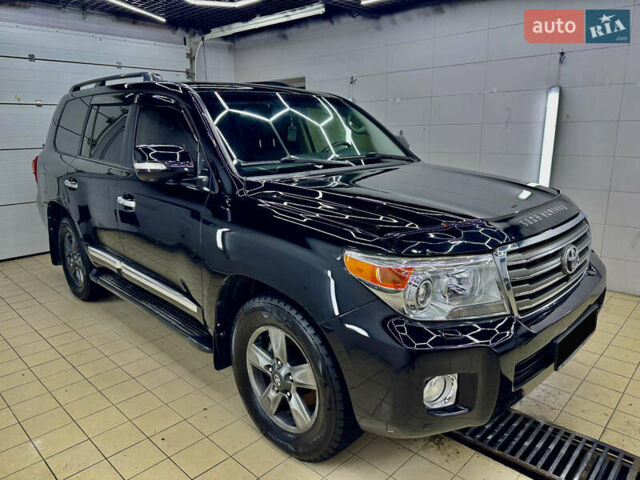 Черный Тойота Ленд Крузер, объемом двигателя 4.5 л и пробегом 318 тыс. км за 28990 $, фото 12 на Automoto.ua