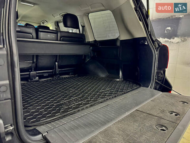 Черный Тойота Ленд Крузер, объемом двигателя 4.5 л и пробегом 318 тыс. км за 28990 $, фото 21 на Automoto.ua