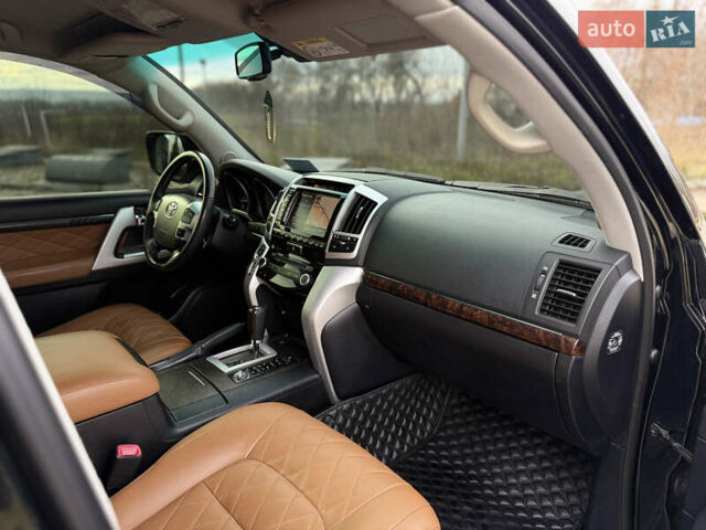 Черный Тойота Ленд Крузер, объемом двигателя 0 л и пробегом 219 тыс. км за 29600 $, фото 14 на Automoto.ua