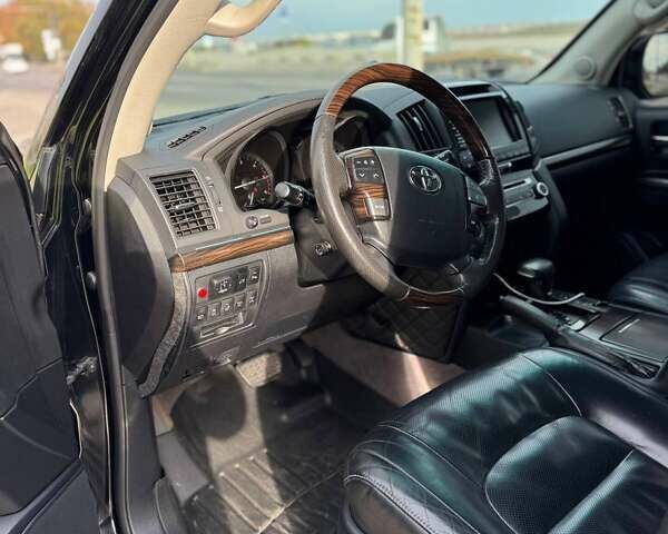 Черный Тойота Ленд Крузер, объемом двигателя 4.5 л и пробегом 189 тыс. км за 34000 $, фото 6 на Automoto.ua