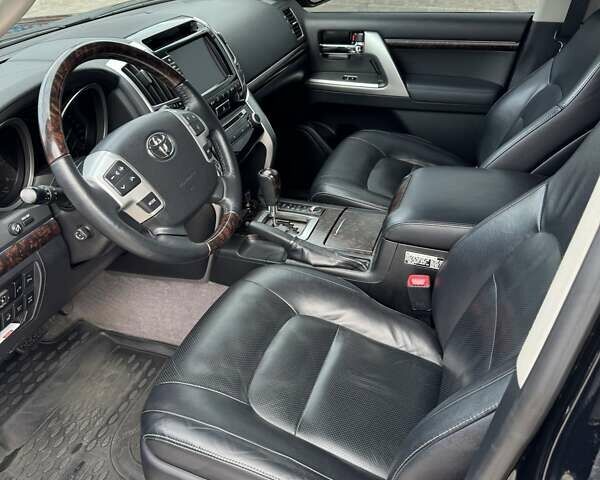 Черный Тойота Ленд Крузер, объемом двигателя 4.5 л и пробегом 130 тыс. км за 50000 $, фото 15 на Automoto.ua