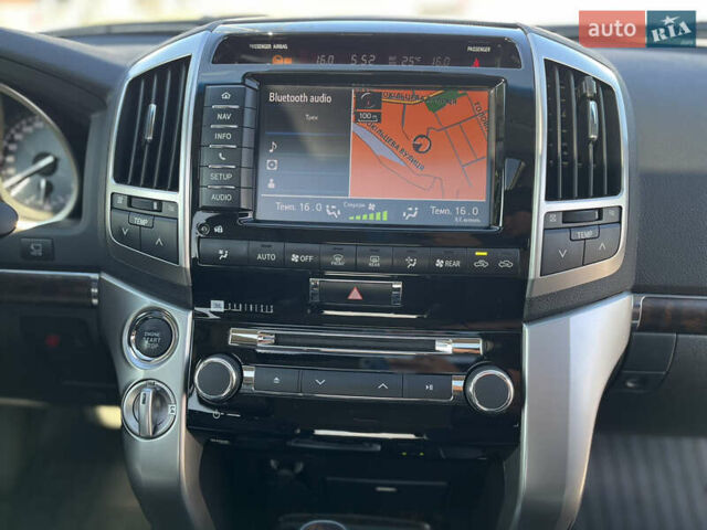 Черный Тойота Ленд Крузер, объемом двигателя 4.5 л и пробегом 60 тыс. км за 44000 $, фото 11 на Automoto.ua