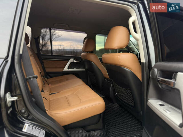 Черный Тойота Ленд Крузер, объемом двигателя 0 л и пробегом 219 тыс. км за 29600 $, фото 22 на Automoto.ua