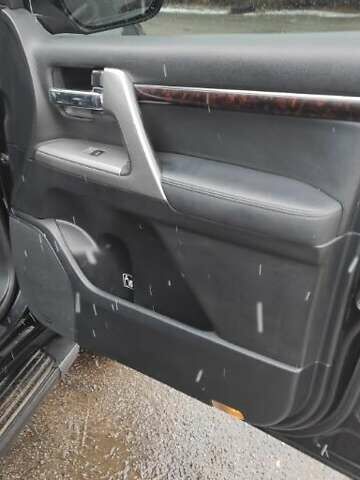 Черный Тойота Ленд Крузер, объемом двигателя 4.5 л и пробегом 212 тыс. км за 42000 $, фото 9 на Automoto.ua