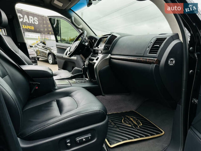 Черный Тойота Ленд Крузер, объемом двигателя 4.61 л и пробегом 197 тыс. км за 34500 $, фото 24 на Automoto.ua