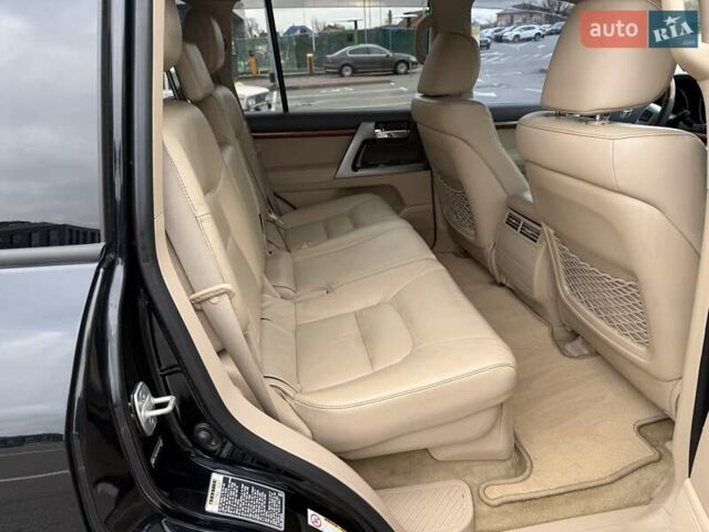 Черный Тойота Ленд Крузер, объемом двигателя 4.46 л и пробегом 300 тыс. км за 26300 $, фото 40 на Automoto.ua