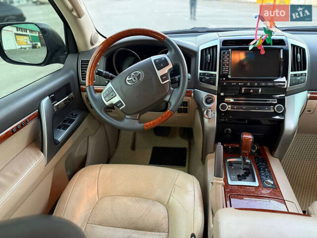 Черный Тойота Ленд Крузер, объемом двигателя 4.46 л и пробегом 256 тыс. км за 27500 $, фото 8 на Automoto.ua